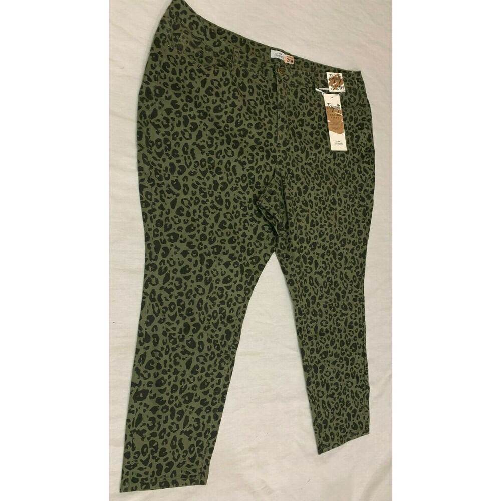 NWT ROYALTY FOR ME ANIMAL PRINT MID RISE SKINNY ANKLE PANTS SIZE 24W